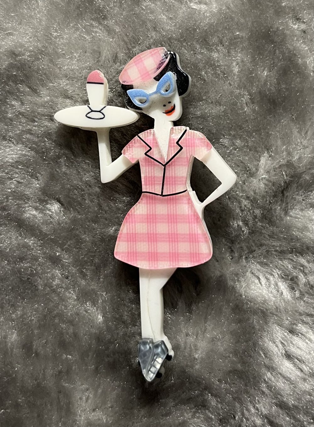 Erstwilder - Serving Shirley - Brooch pin collectible - Main Image 2