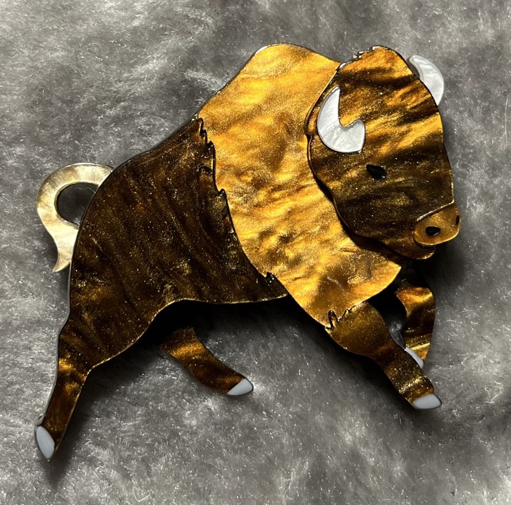 Erstwilder - Buffalo Bull - Brooch pin collectible - Main Image 2