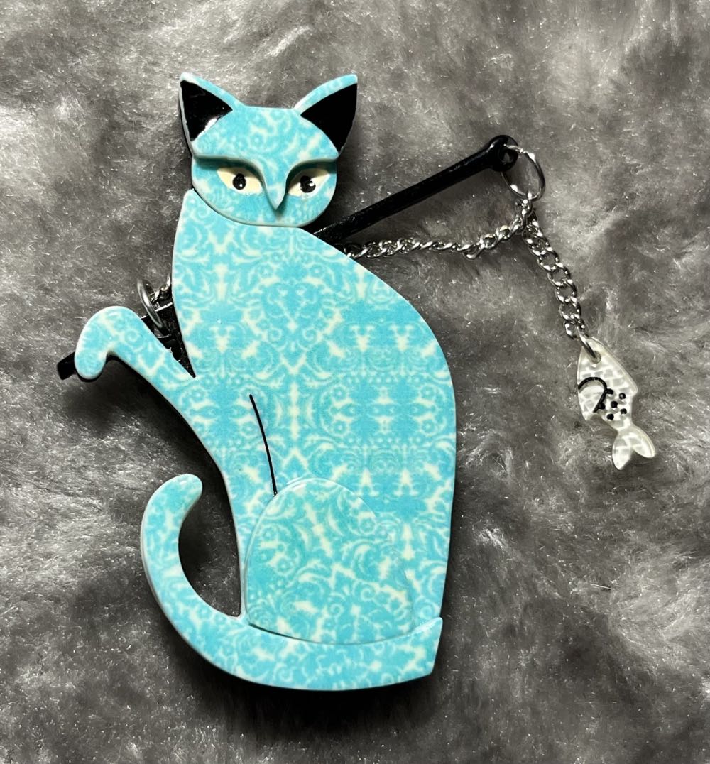 Erstwilder - The Famous Fishing Cat - Brooch pin collectible - Main Image 2
