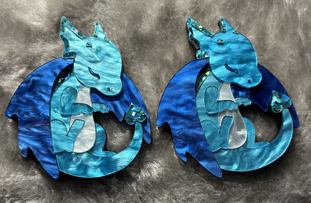 Deer Arrow - Baby Diego (blue) - Brooch pin collectible - Main Image 2