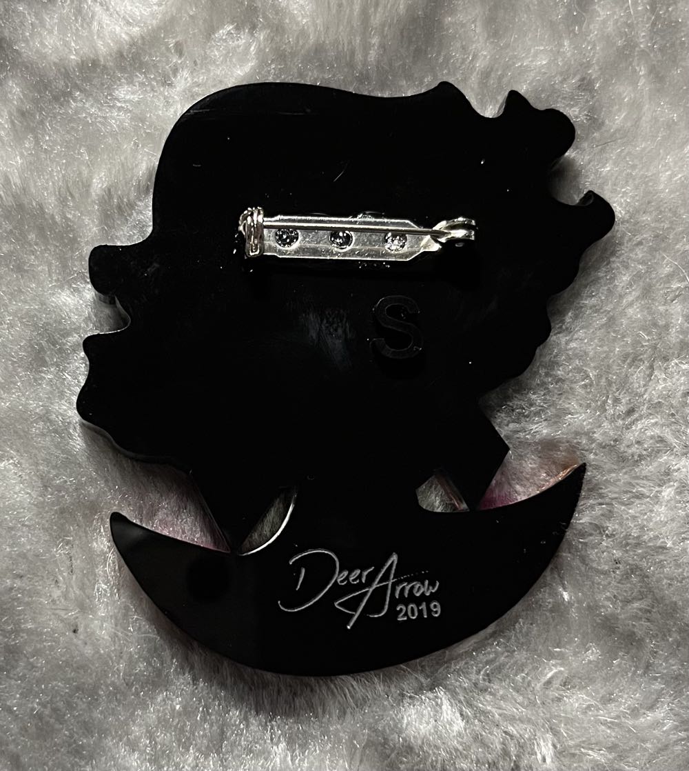 Deer Arrow - Nicole - Brooch pin collectible - Main Image 3