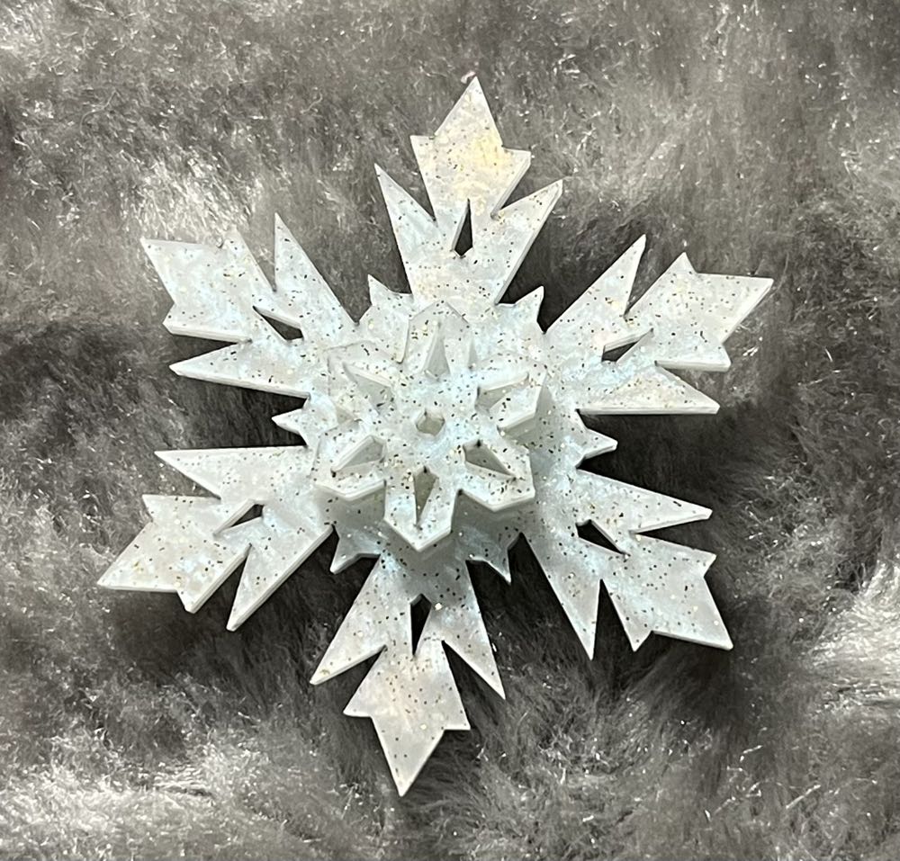 Deer Arrow - Snowflake - Brooch pin collectible - Main Image 2