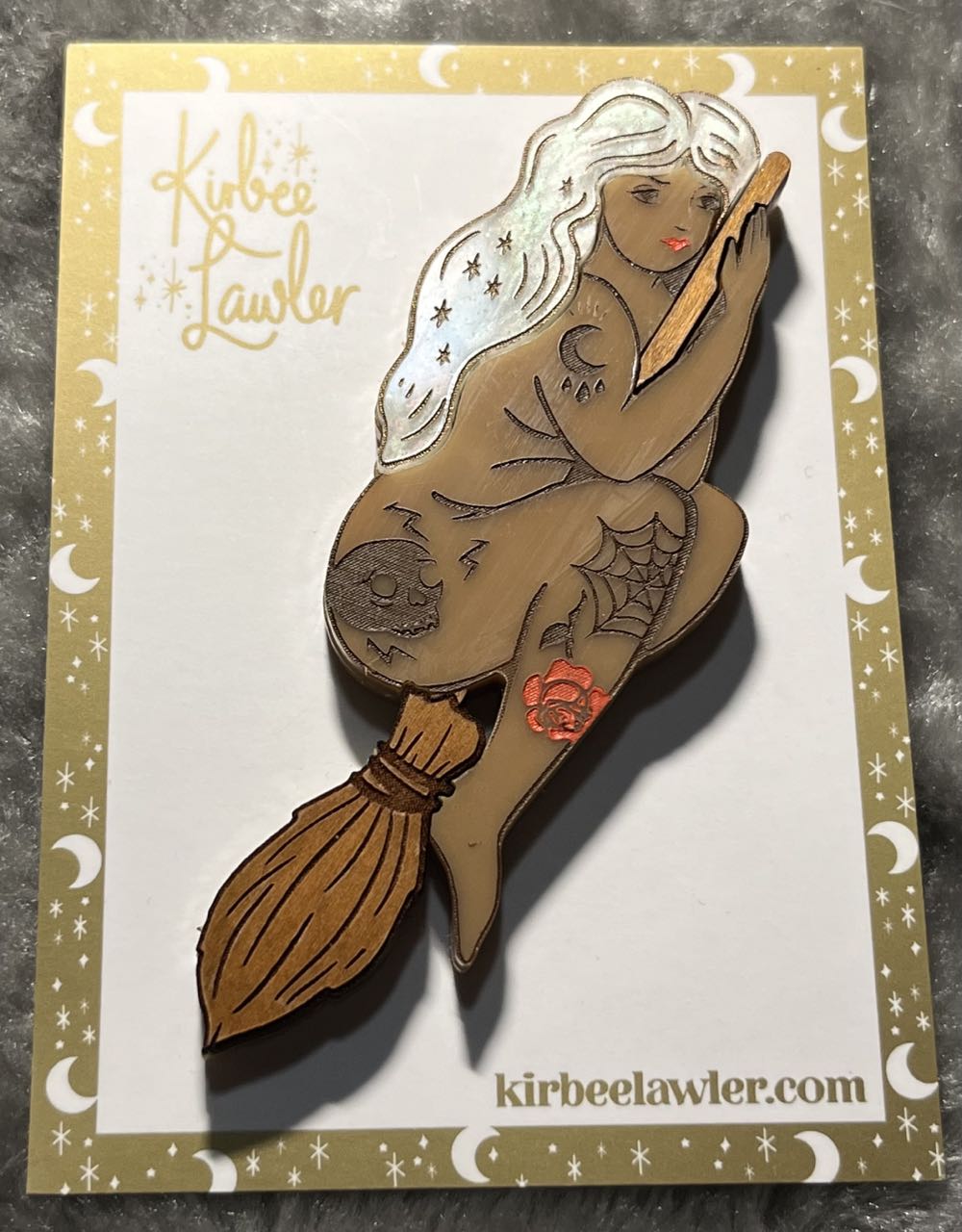 Kirbee Lawler - Broomstick Witch (white haired) - Brooch pin collectible - Main Image 2
