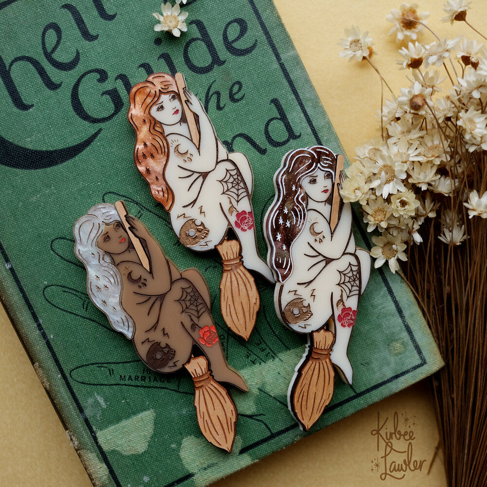 Kirbee Lawler - Broomstick Witch (white haired) - Brooch pin collectible - Main Image 4