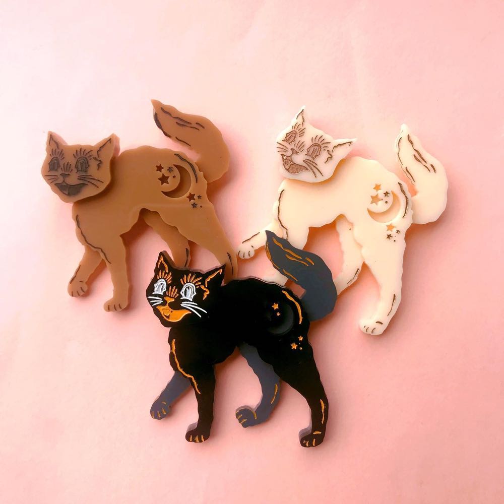 Kirbee Lawler - Lunar Cat (cream) - Brooch pin collectible - Main Image 3