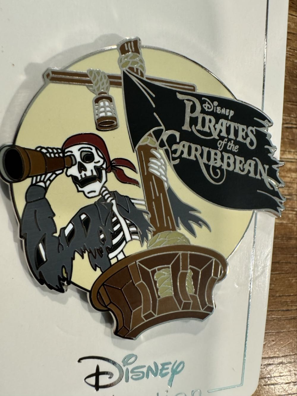 Pirates of the Caribbean Crow’s Nest - Metal / Enamel pin collectible [Barcode 400948665055] - Main Image 2