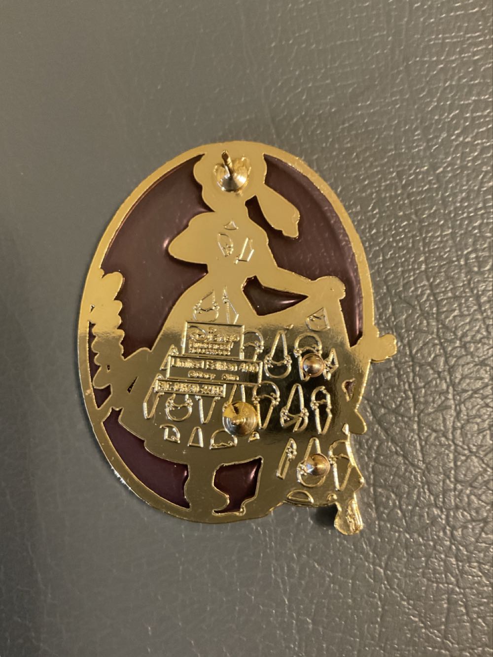 Frozen - Anya - With The Shadow Of An Adult - Ltd Edition 400  pin collectible - Main Image 2