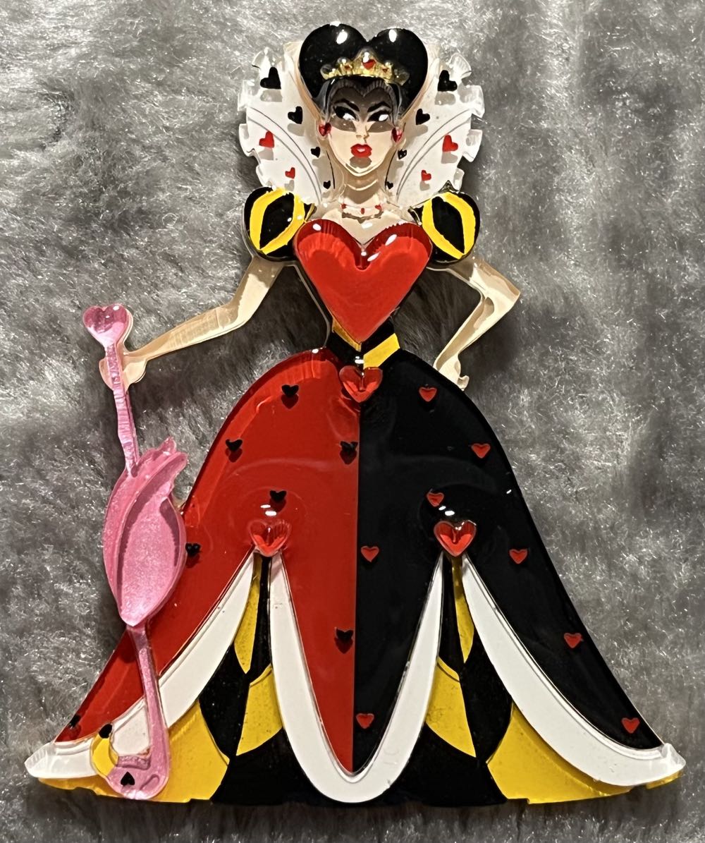 Lillian*Madison - Queen of Hearts - Brooch pin collectible - Main Image 4