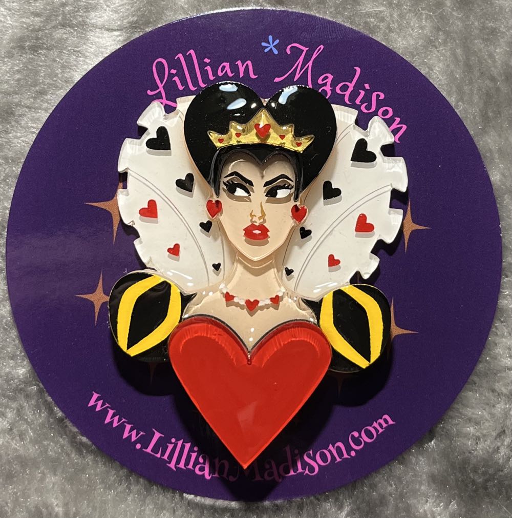 Lillian*Madison - Queen of Hearts (portrait) - Brooch pin collectible - Main Image 2