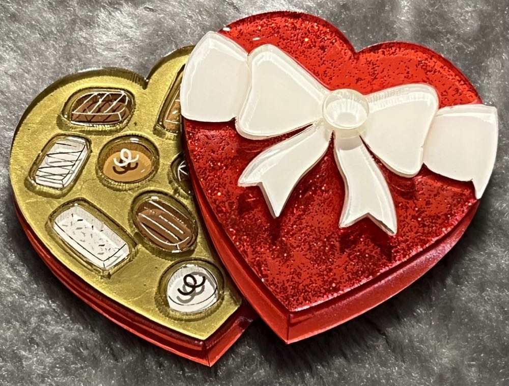 Lillian*Madison - Box of Chocolates - Brooch pin collectible - Main Image 3