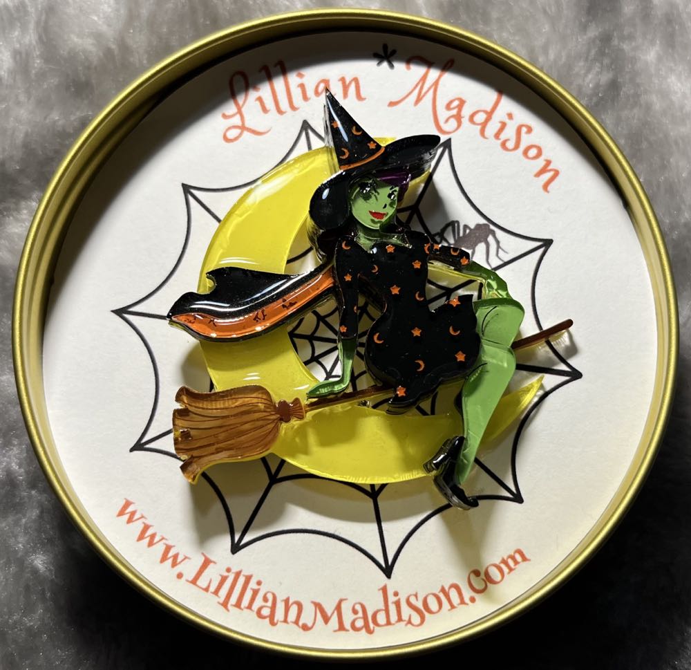 Lillian*Madison - Bewitched (green) - Brooch pin collectible - Main Image 2