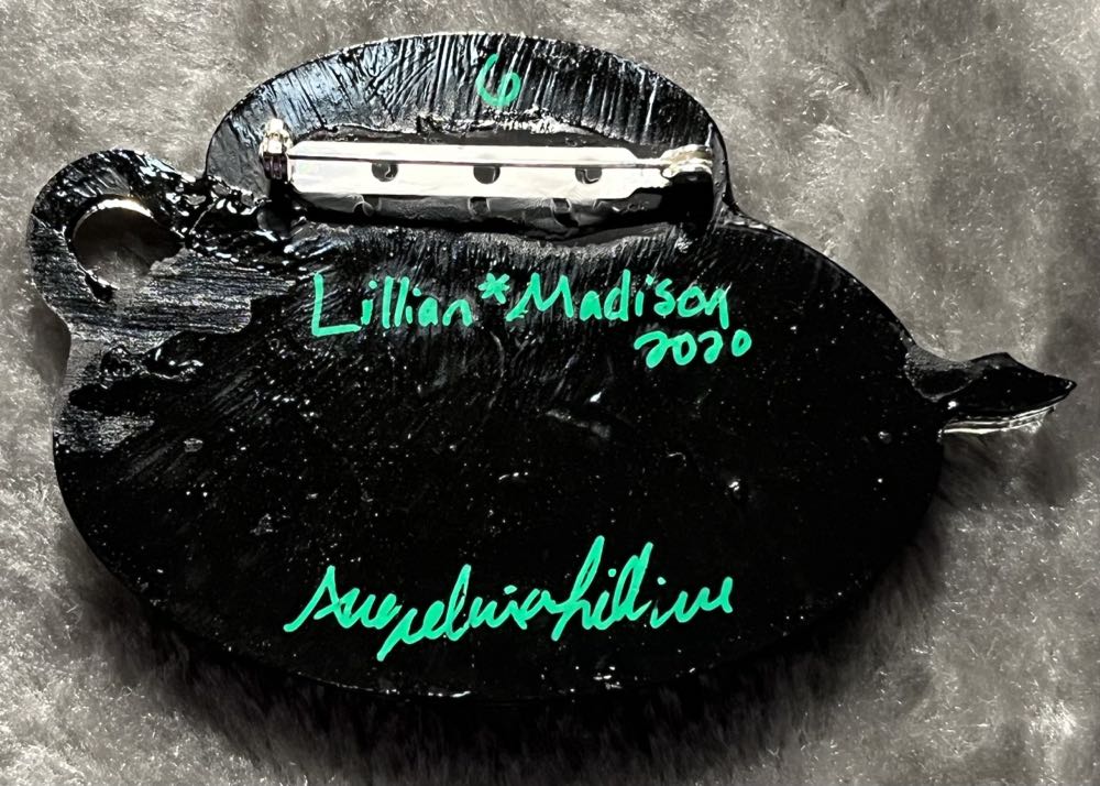Lillian*Madison - Witches Brew - Brooch pin collectible - Main Image 4