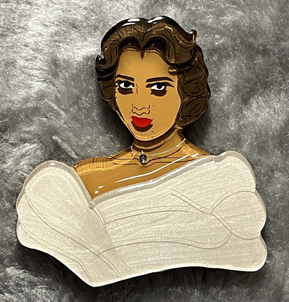 Lillian*Madison - Dorothy’s Portrait - Brooch pin collectible - Main Image 3