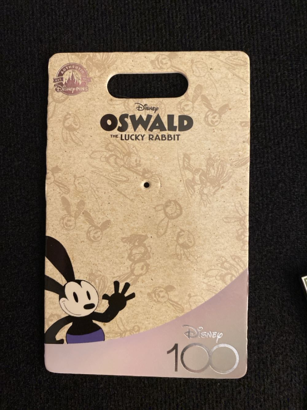 Oswald the Lucky Rabbit OE - Open Edition pin collectible [Barcode 400953618077] - Main Image 3