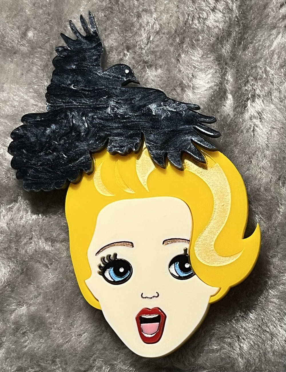 Baccurelli - They’re Coming! They’re Coming! - Brooch pin collectible - Main Image 2