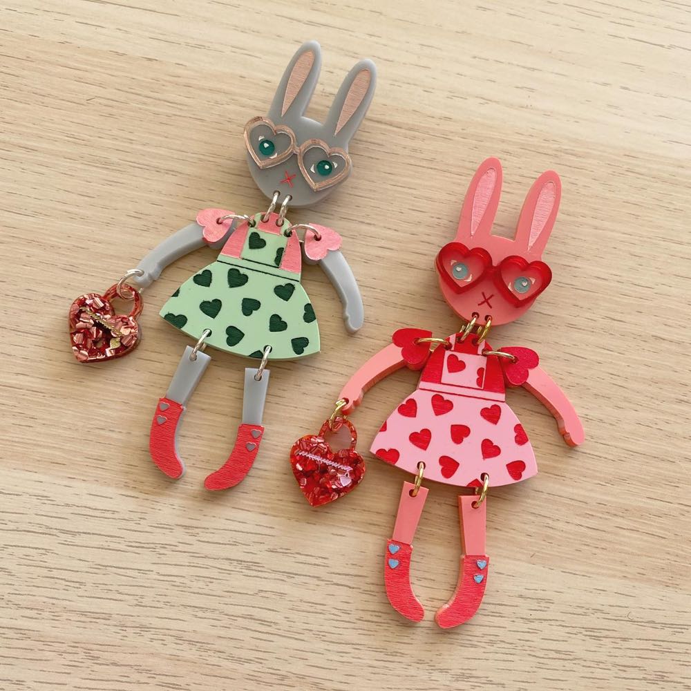 The Storybook Rabbit - Lola Love Sweetheart Bunny - Brooch pin collectible - Main Image 4