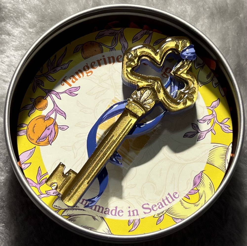 Tangerine Menagerie - Antique Key (periwinkle) - Brooch pin collectible - Main Image 2