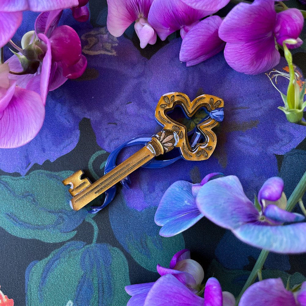 Tangerine Menagerie - Antique Key (periwinkle) - Brooch pin collectible - Main Image 3
