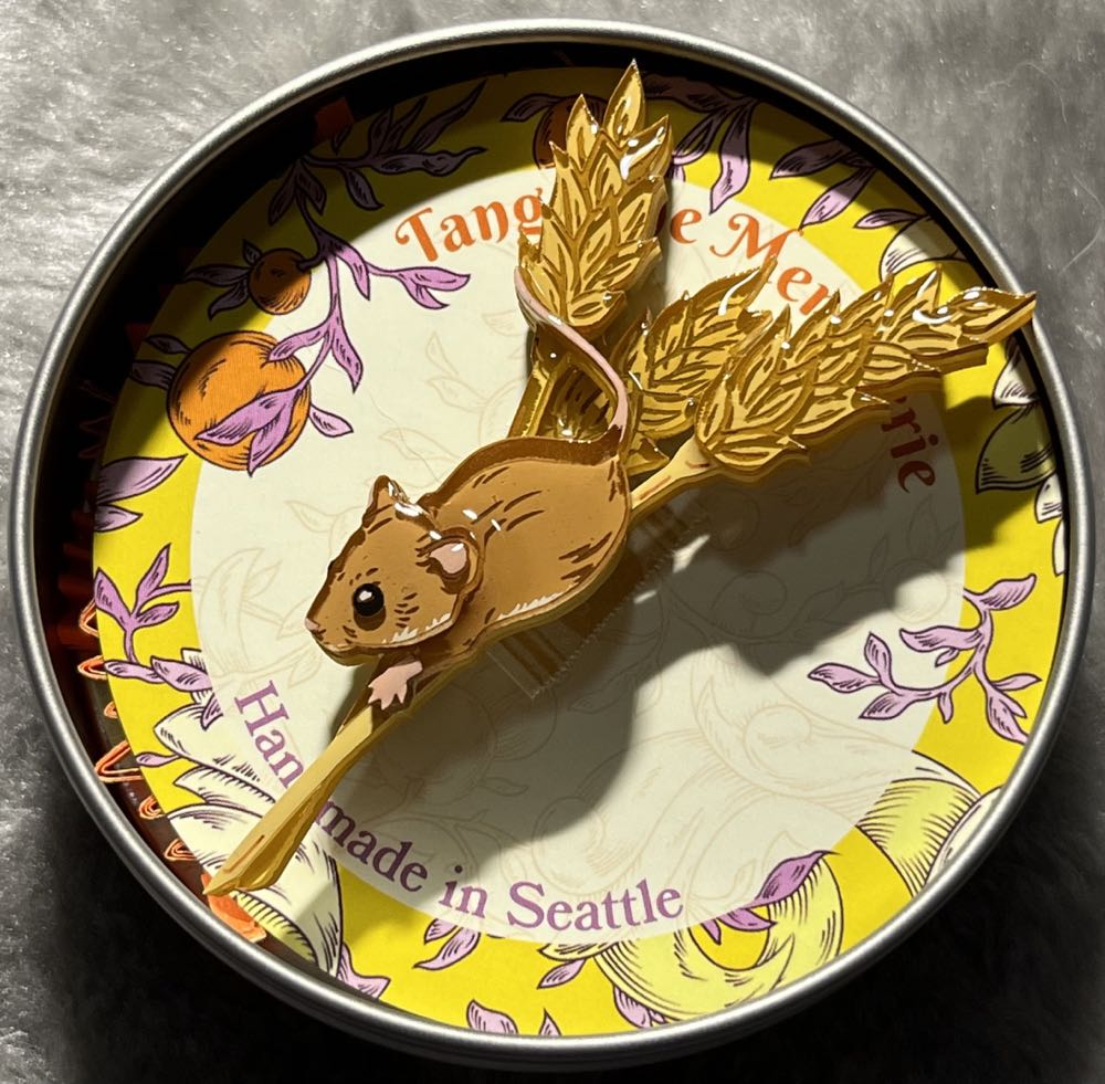 Tangerine Menagerie - Harvest Mouse - Brooch pin collectible - Main Image 2