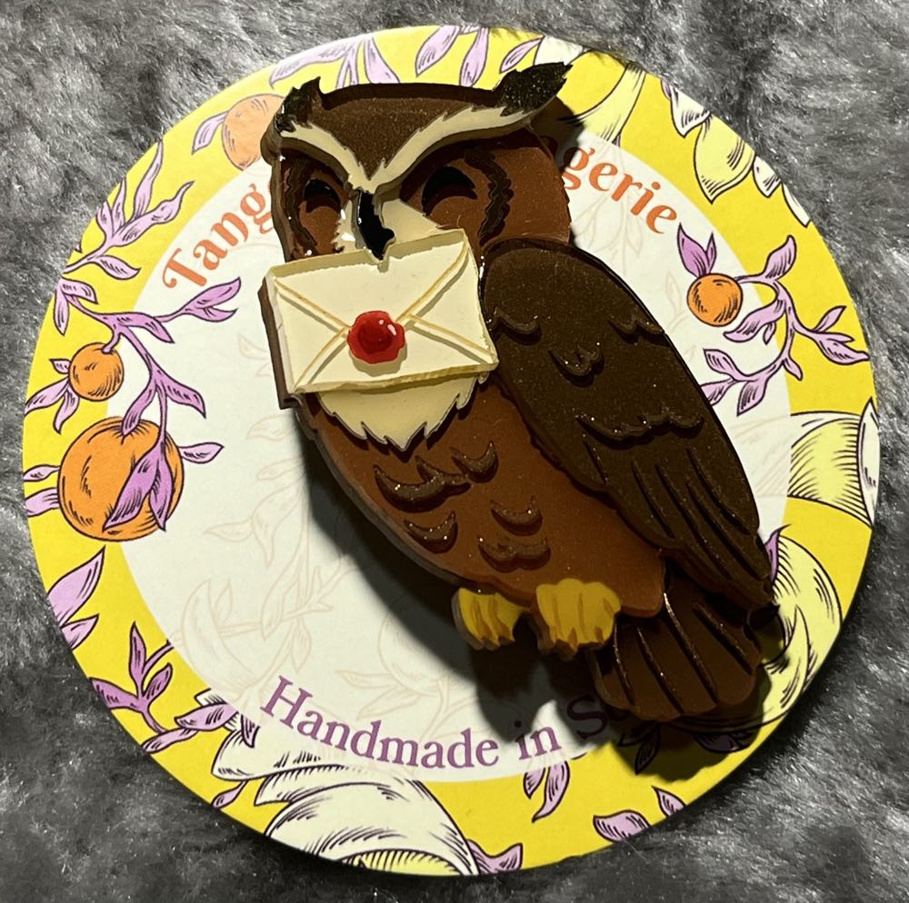 Tangerine Menagerie - Post Owl - Brooch pin collectible - Main Image 2