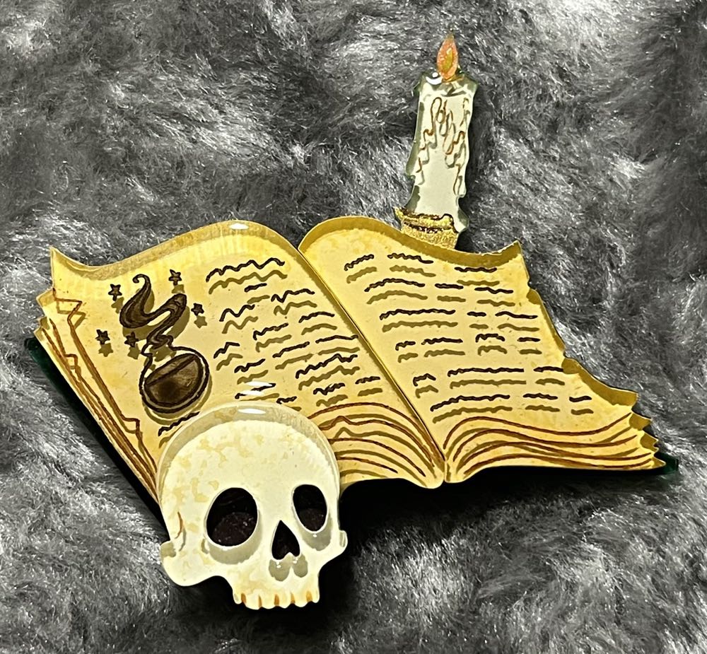 Tangerine Menagerie - Spell Book - Brooch pin collectible - Main Image 2