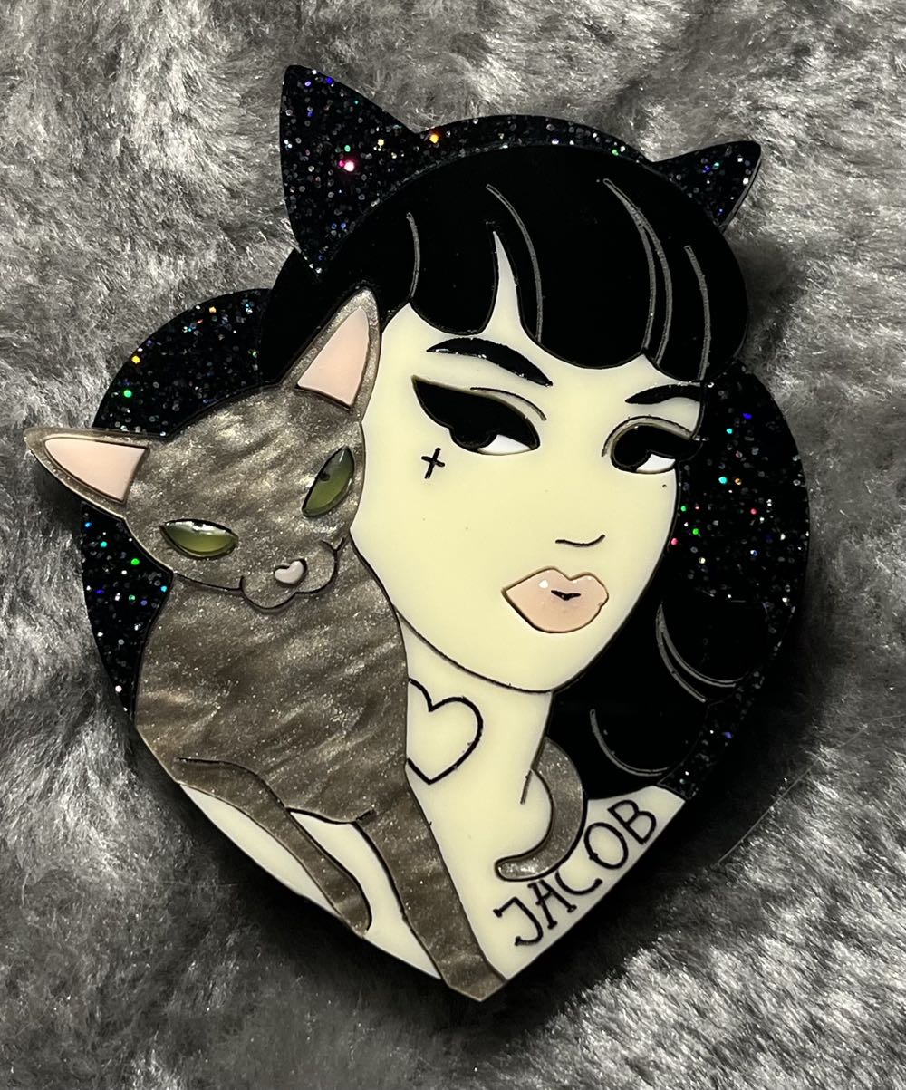 TMOMJ - Lola and Jacob - Brooch pin collectible - Main Image 2