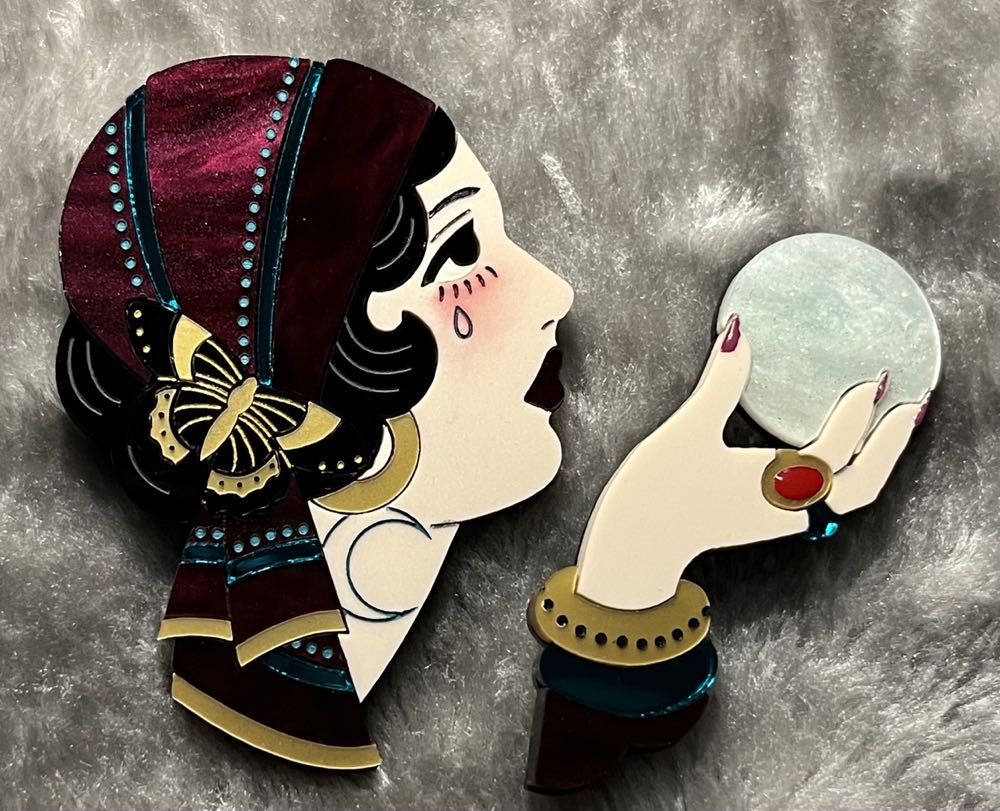 TMOMJ - Fortune Teller - Brooch pin collectible - Main Image 2