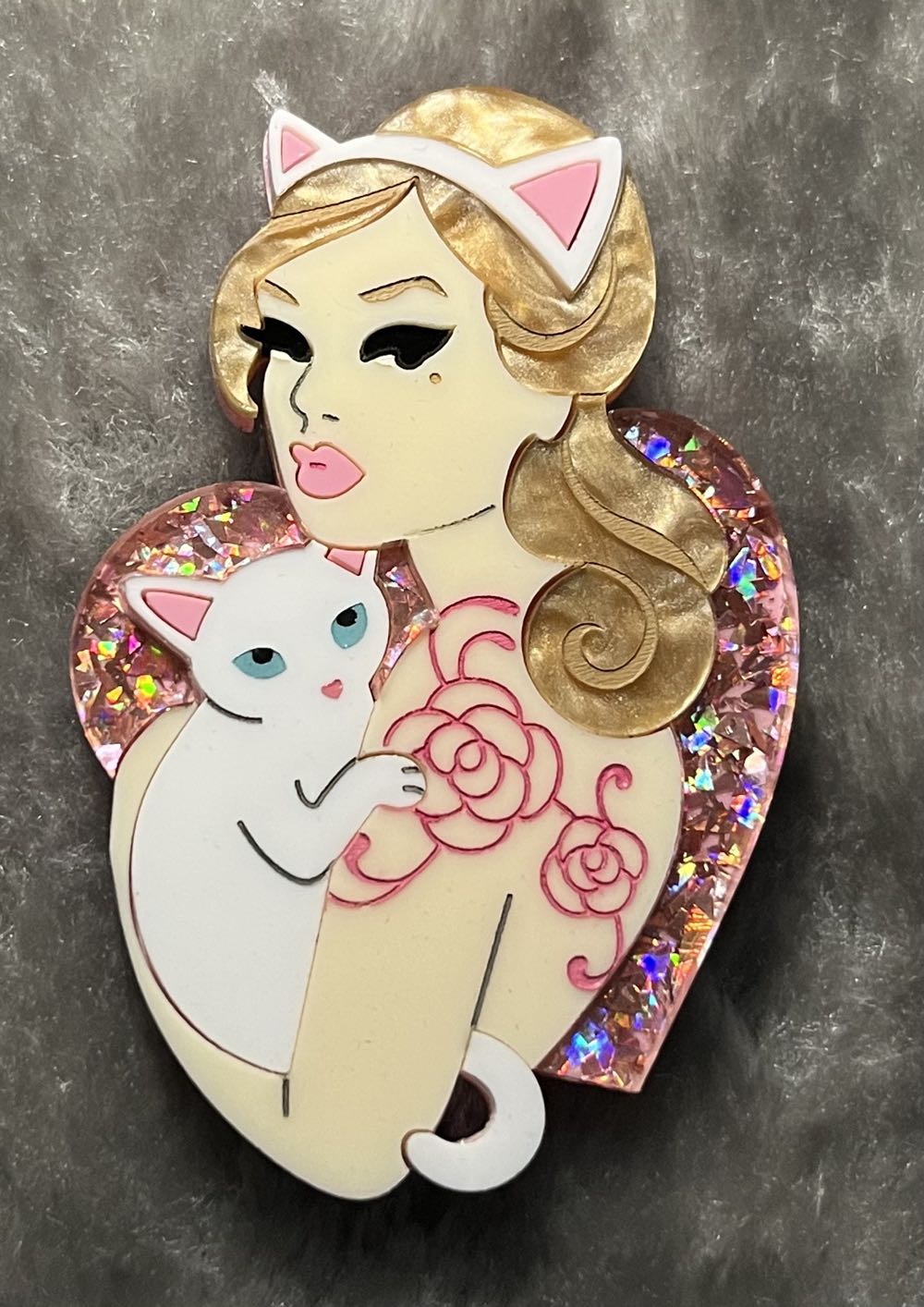 TMOMJ - Just a Girl and Her Cat (pretty in pink) - Brooch pin collectible - Main Image 2