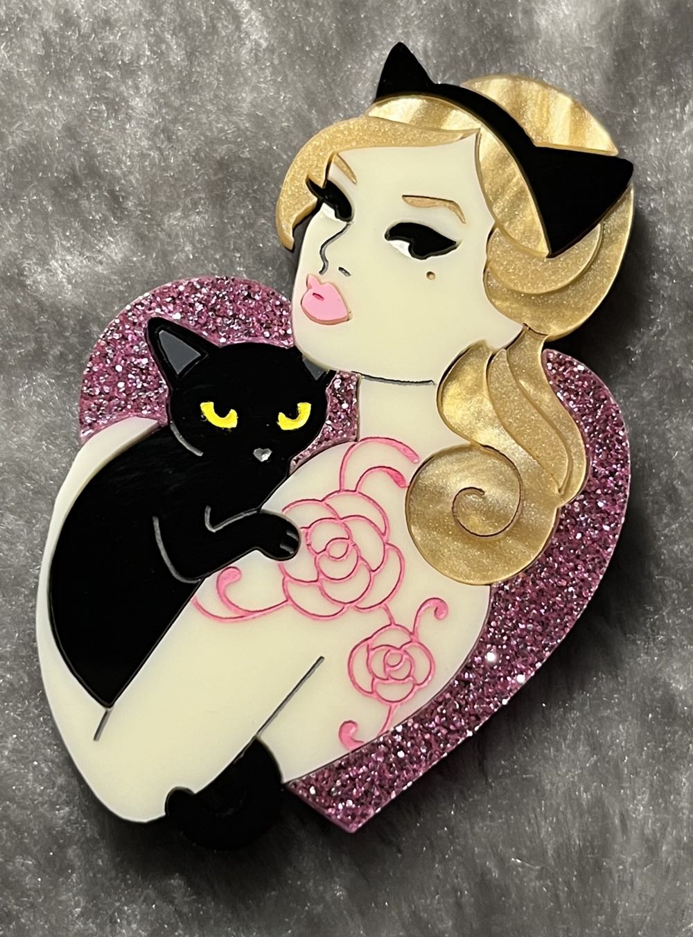 TMOMJ - Just a Girl and Her Cat (black) - Brooch pin collectible - Main Image 2