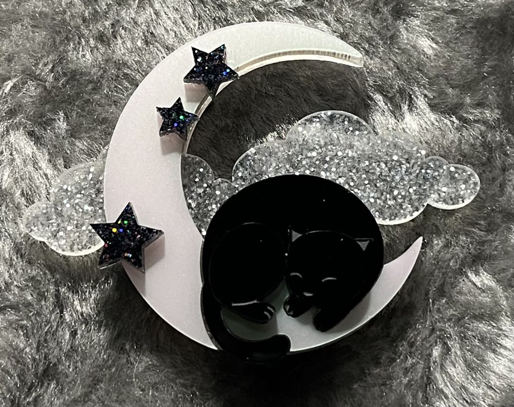 TMOMJ - Moon Kitty (black & iridescent) - Brooch pin collectible - Main Image 2