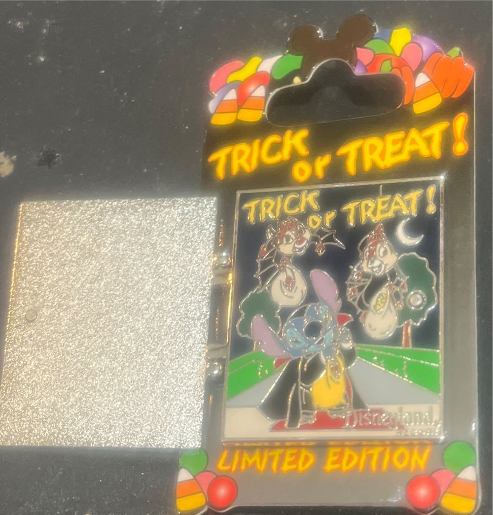 Trick Or Treat 2009 Goofy  pin collectible [Barcode 400016543674] - Main Image 2