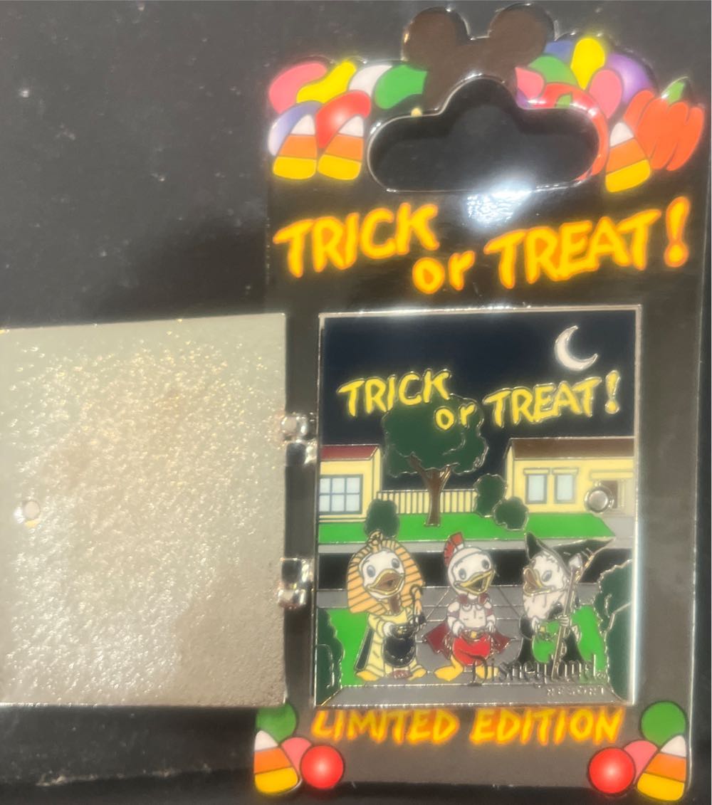 Trick Or Treat Halloween 2009 Donald Duck  pin collectible [Barcode 400016543421] - Main Image 2
