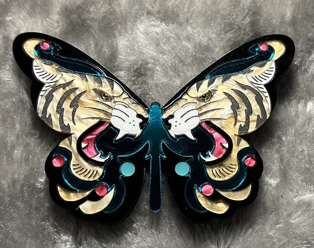 TMOMJ - Tiger Butterfly - Brooch pin collectible - Main Image 2