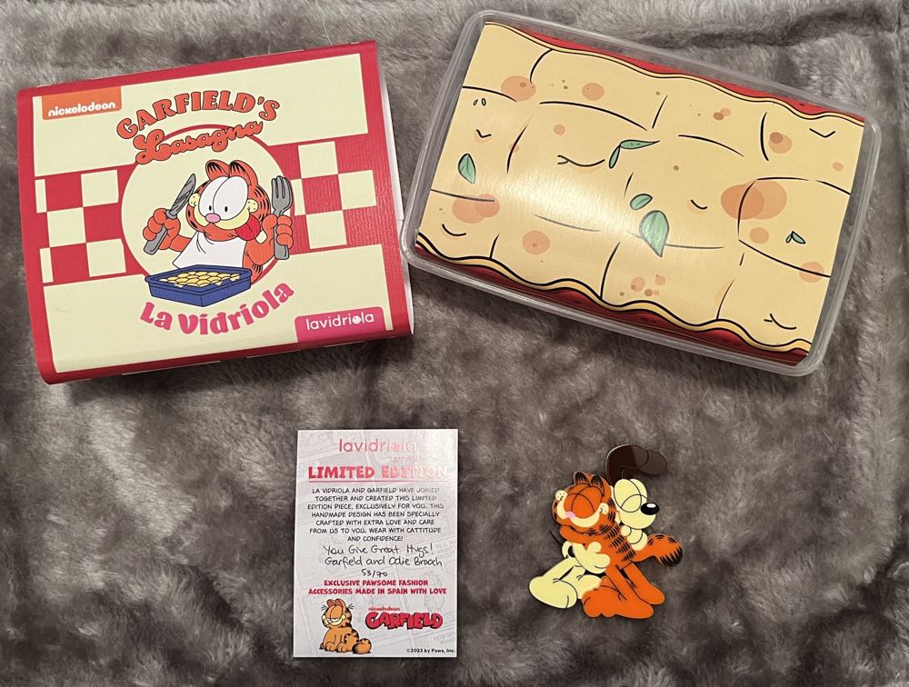 La Vidriola - You Give Great Hugs! - Brooch pin collectible - Main Image 4