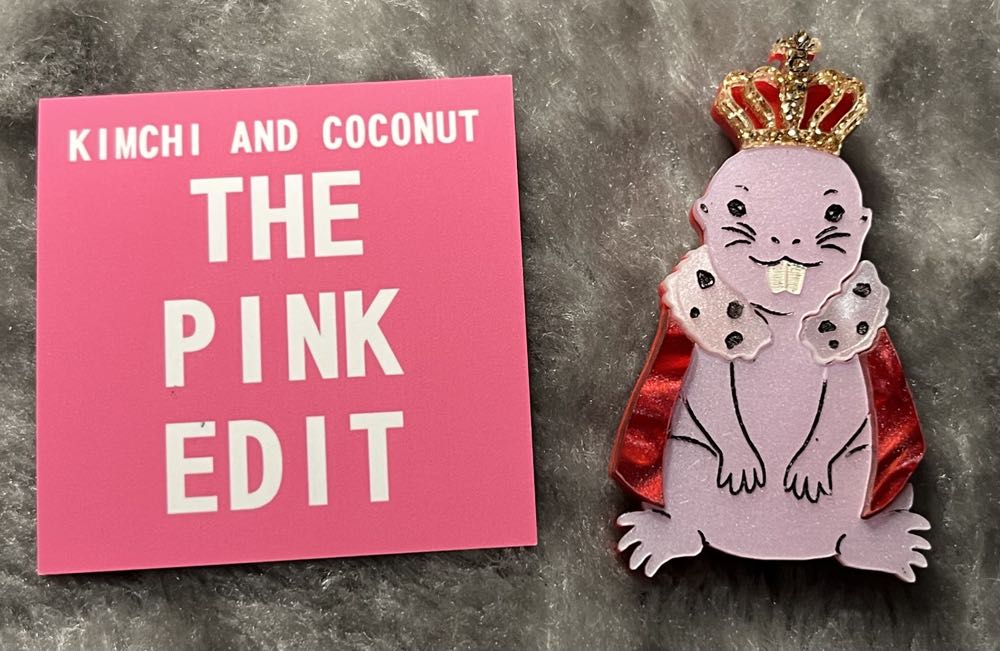 Kimchi and Coconut - Naked Mole Rat - Brooch pin collectible - Main Image 4