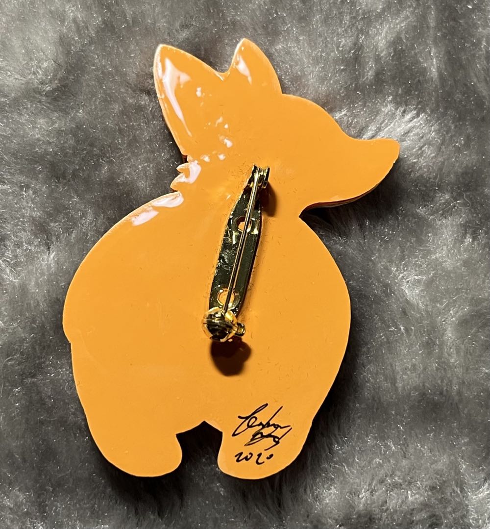 Vera Chan - Corgi Bum - Brooch pin collectible - Main Image 3