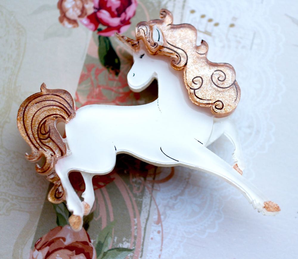 Vera Chan - Heather the Unicorn - Brooch pin collectible - Main Image 1