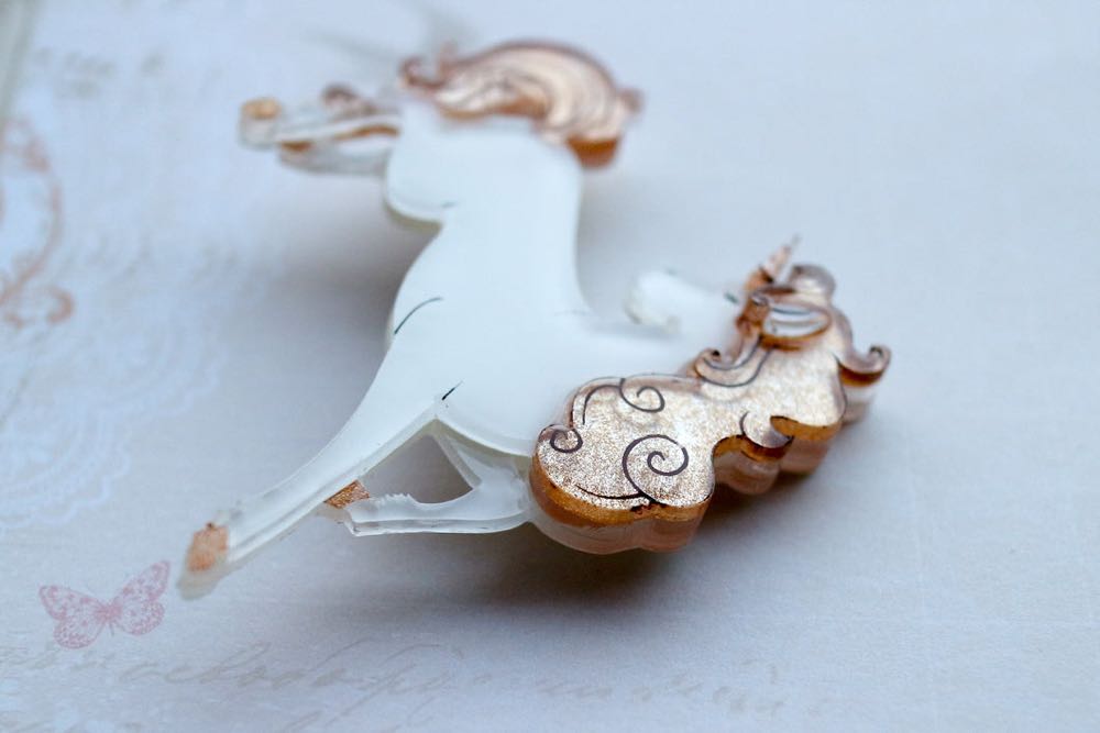 Vera Chan - Heather the Unicorn - Brooch pin collectible - Main Image 4