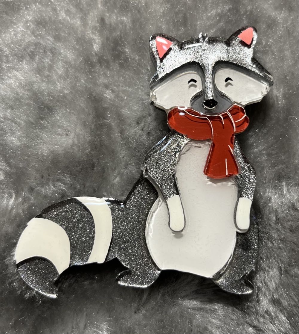 Vera Chan - Rufus the Raccoon (glitter) - Brooch pin collectible - Main Image 2