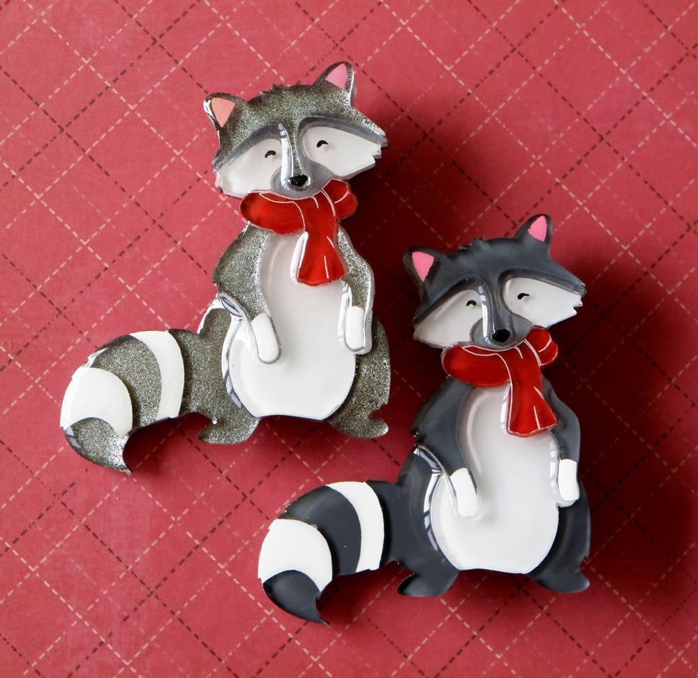Vera Chan - Rufus the Raccoon (glitter) - Brooch pin collectible - Main Image 4