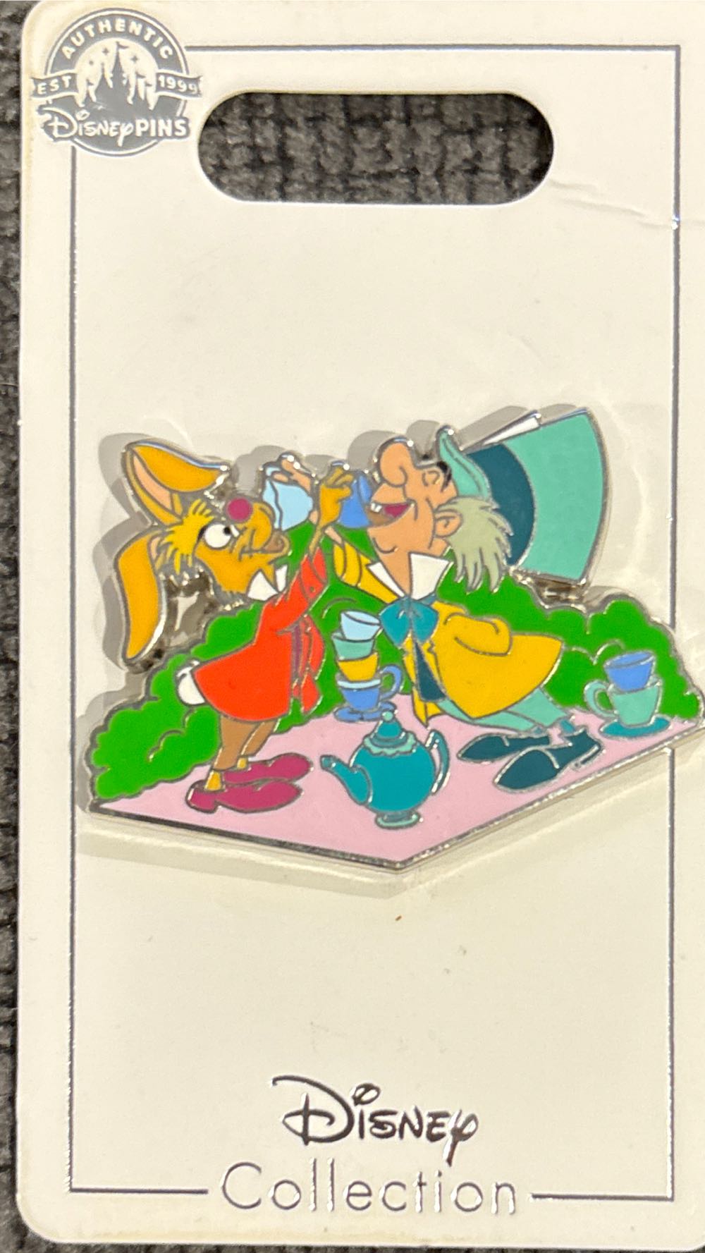 Alice’s Mad Tea Party - Disney Pin pin collectible [Barcode 400948665772] - Main Image 3