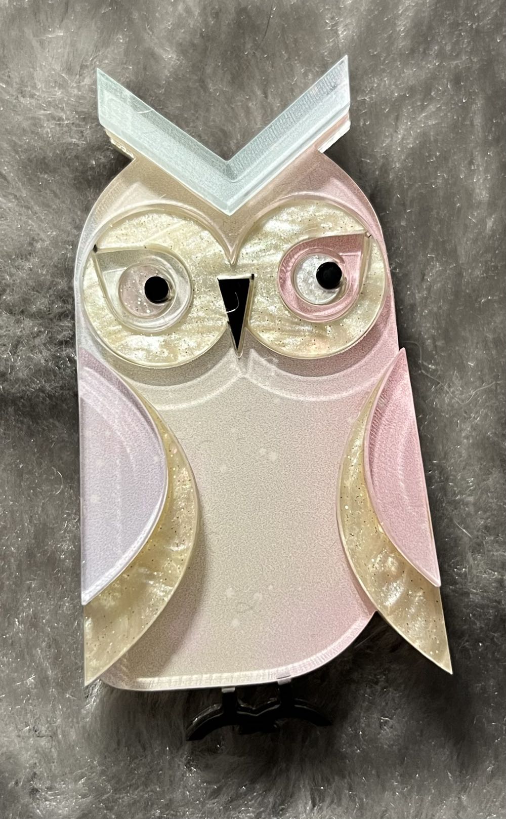 Wintersheart - Remy the Great Horned Owl - Brooch pin collectible - Main Image 2