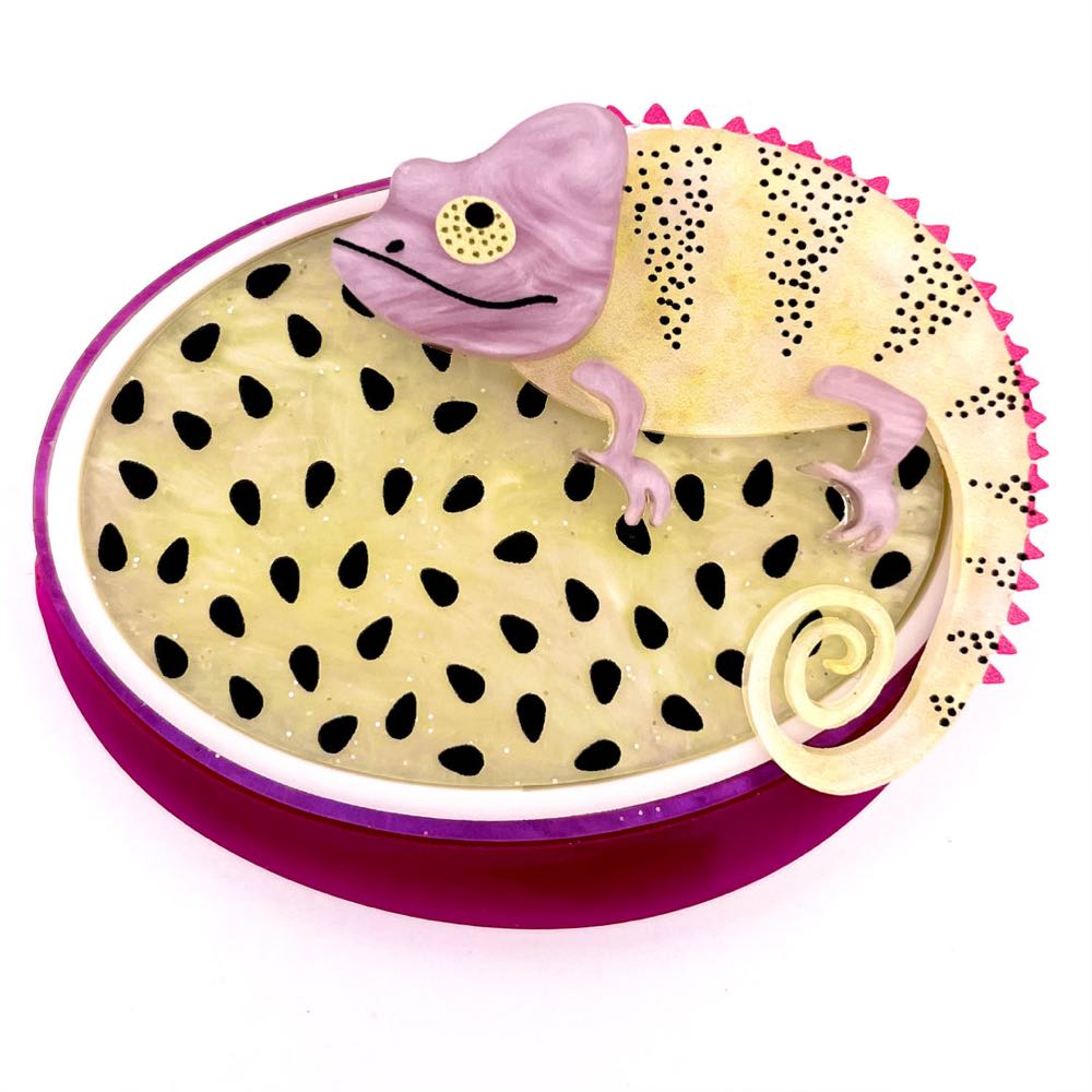 Wintersheart - Passionfruit Chameleon - Brooch pin collectible - Main Image 2