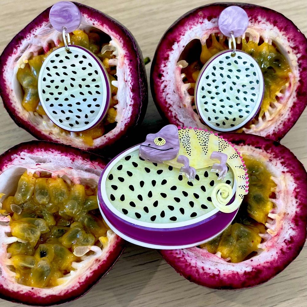 Wintersheart - Passionfruit Chameleon - Brooch pin collectible - Main Image 3