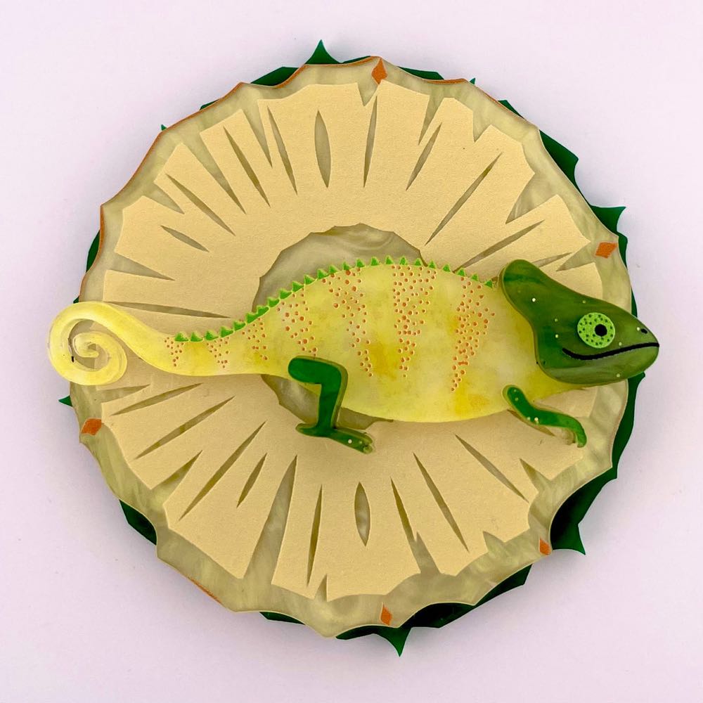 Wintersheart - Pineapple Chameleon - Brooch pin collectible - Main Image 2