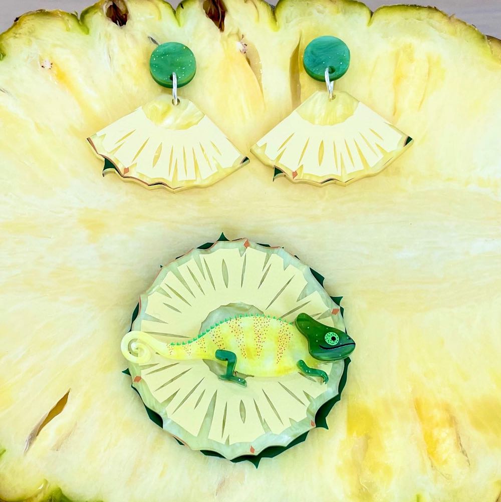 Wintersheart - Pineapple Slice Dangles - Earrings pin collectible - Main Image 3
