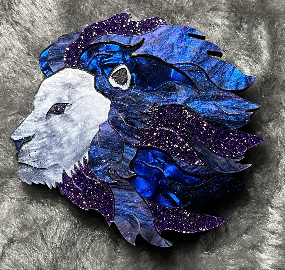 Blue Raven Designs - Cecil the Lion (blue) - Brooch pin collectible - Main Image 2