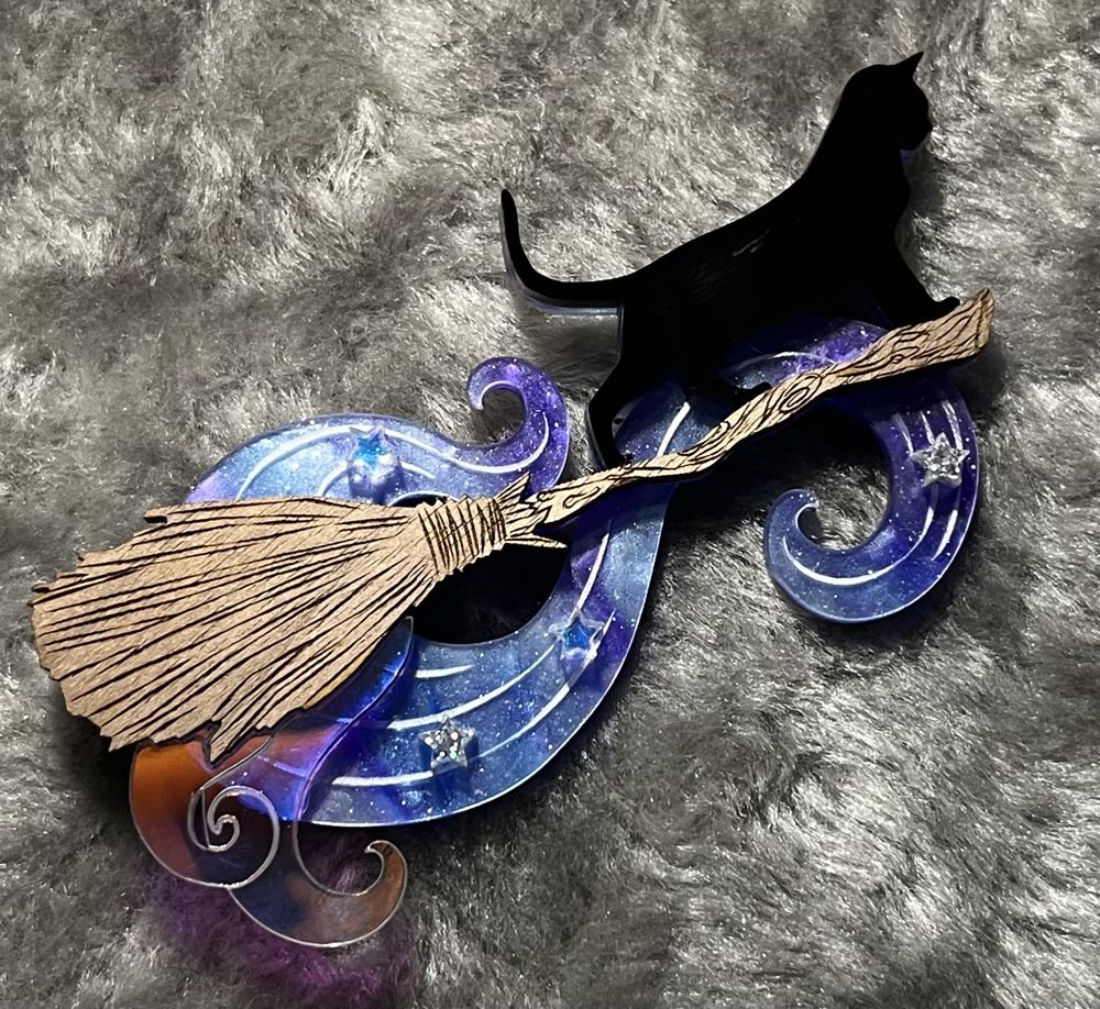 Blue Raven Designs - Salem of the Sky (original blue/purple) - Brooch pin collectible - Main Image 2