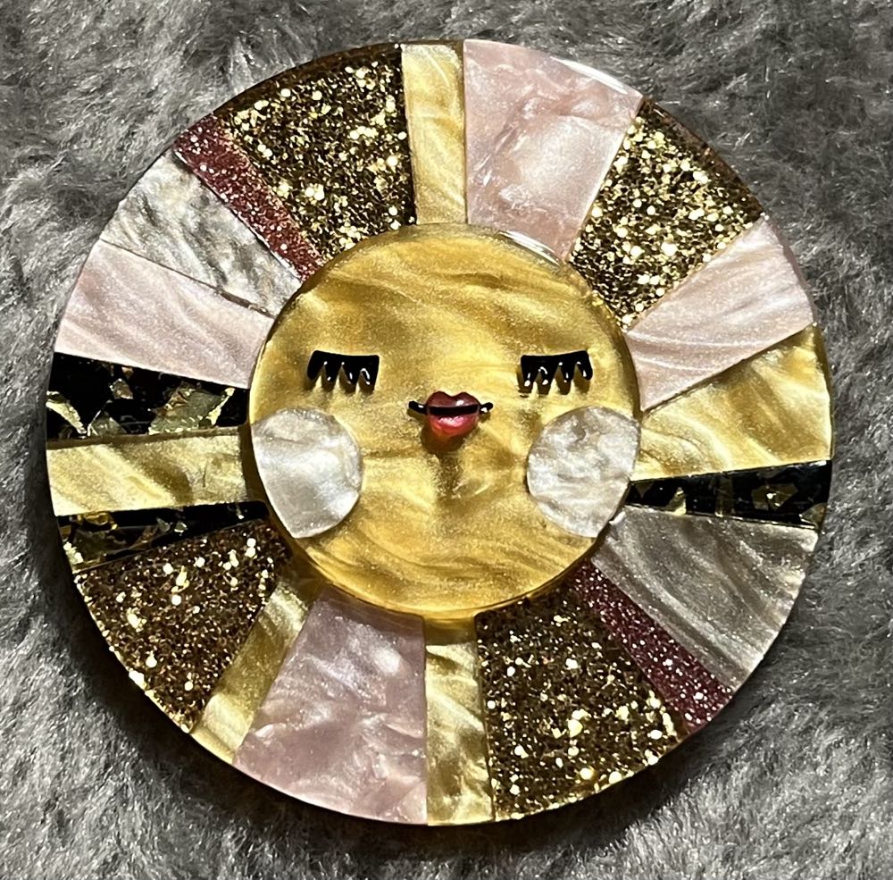 Erstwilder - Sun Charmer - Brooch pin collectible - Main Image 2