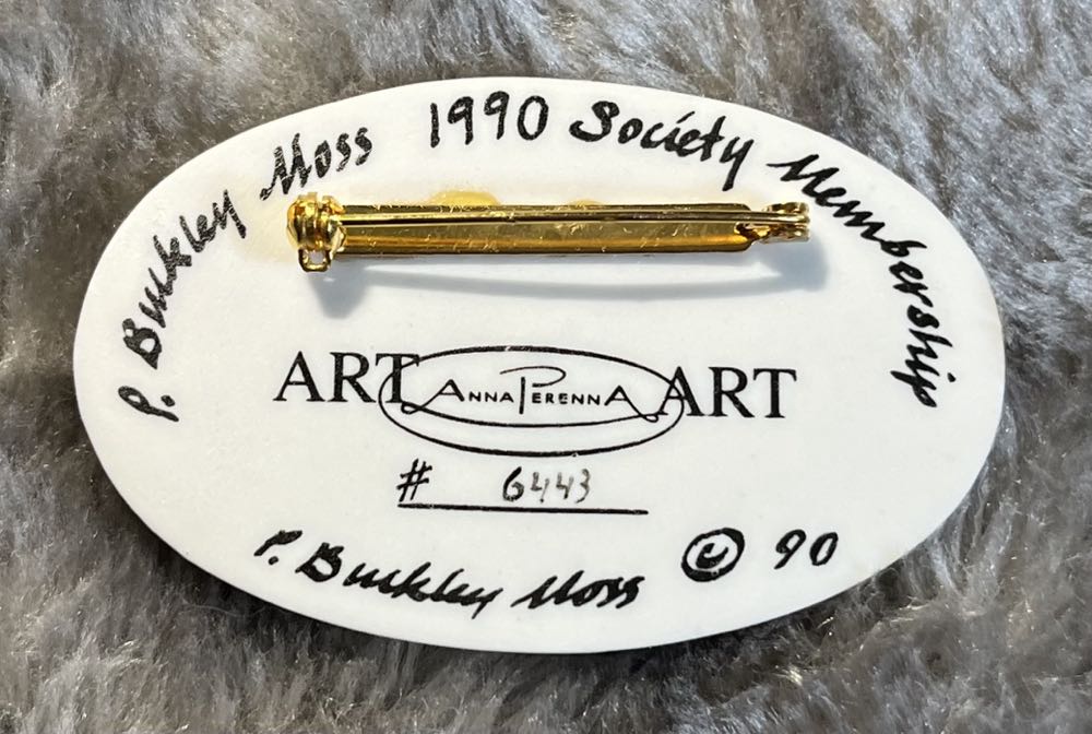 P. Buckley Moss Society - 1990 The Newborn - Ceramic Brooch pin collectible - Main Image 2